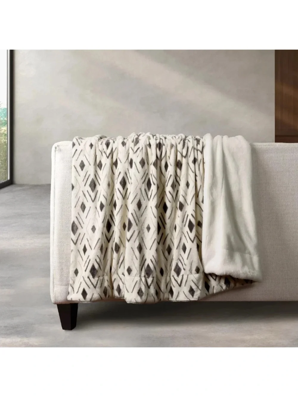 Life Comfort Ultimate Faux Fur Throw 60x70 in Cream